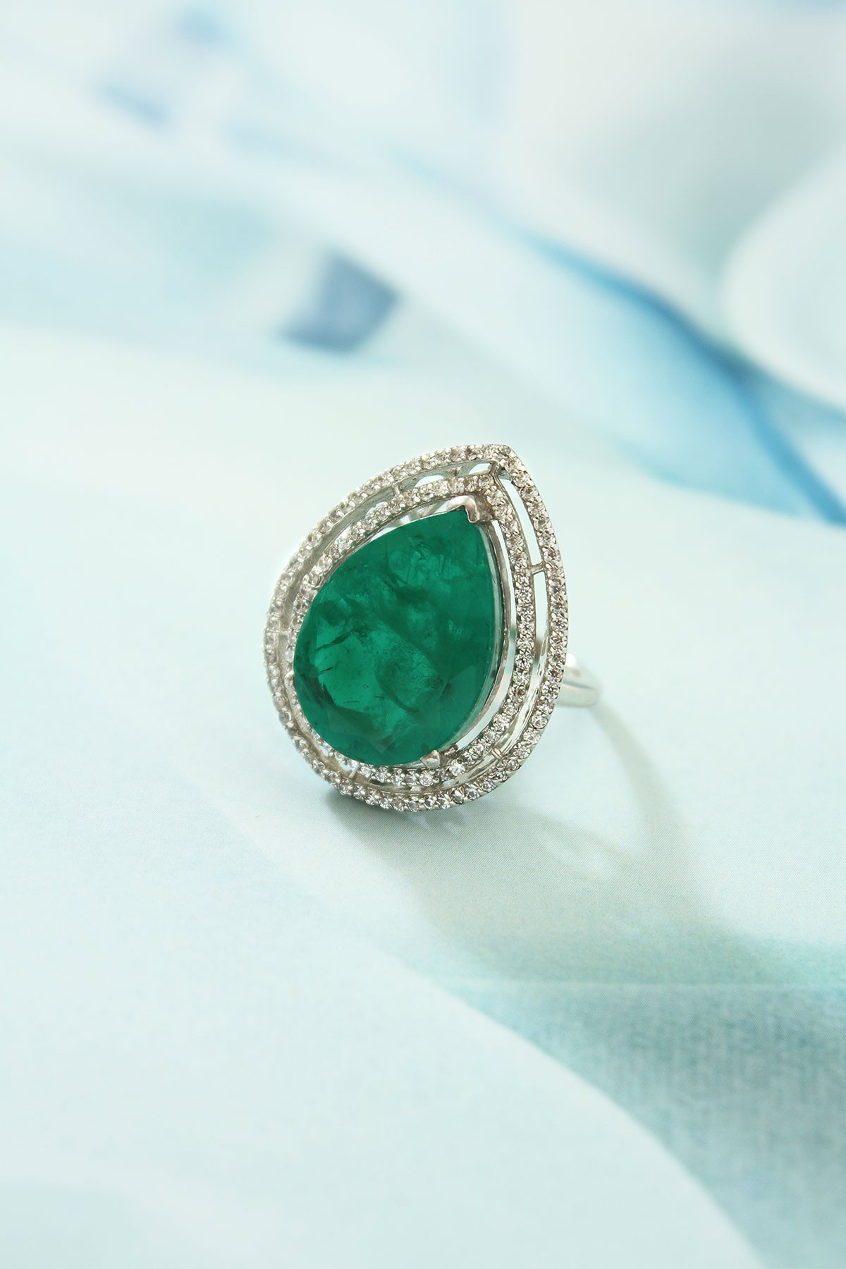 Manirathnum Gemstone Ring